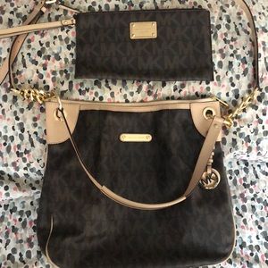 MICHAEL KORS PURSE AND WALLET